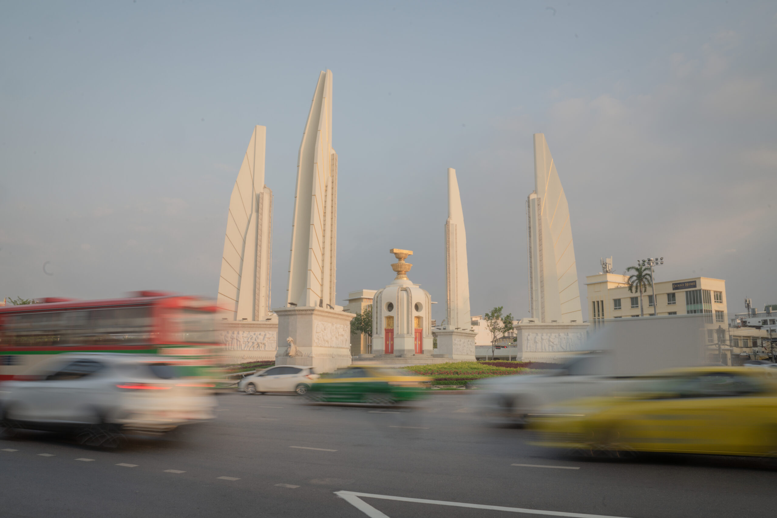 "The wings are 24 meters high, and this is also the radius at the base of the Monument, marking the fact that the 1932 coup took place on 24 June."